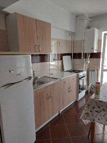 Proprietar, inchiriez apt.2 camere decomandate ultracentral Bacau