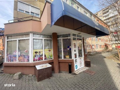 Spatiu Comercial de vanzare, 7 incaperi, 79mp, zona Cetate