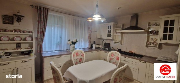 De vanzare vila in Corunca