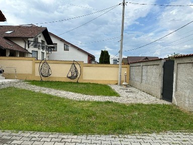 Casa de vanzare zona târgul săptămânal