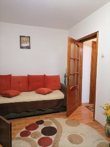 Bazinul de înot 2 decomandate mobilat loc parcare contract anaf