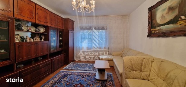 Apartament cu 3 camere, etaj 1, centrala proprie, Lipovei