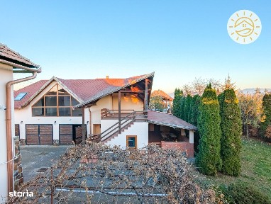 Casa zona Centrala cu 2 corpuri de casa + teren 980mp in Tg Secuiesc