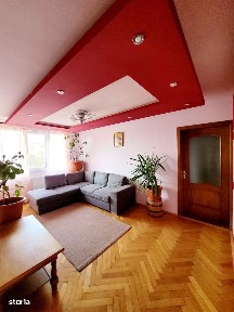 Apartament 3 camere, str. De Mijloc
