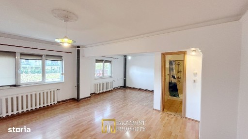 De vanzare apartament 4 camere, Arad