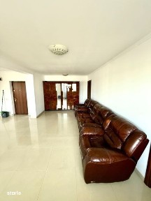 Apartament De Vanzare 3 camera Etaj 1 Lux