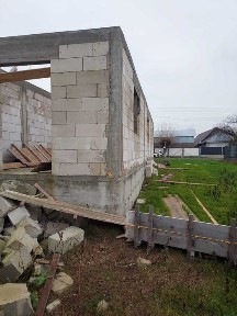 OCAZIE! Vând casă la roșu în sat Hanu Conachi, județul Galați