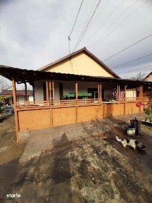 Casa Calinesti, Carstieni