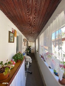 Casa spatioasa de vanzare in Mehala - 4 camere + garaj si terasa