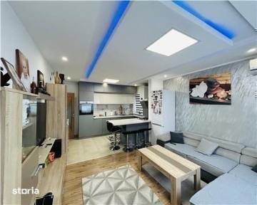 Apartament 3 camere, 2 parcari, 2 balcoane - zona buna