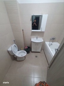 Inchiriez garsoniera decomandata, nemobilata