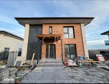 Casa individuala premium de vanzare cu view deosebit in Dezmir 207mp s