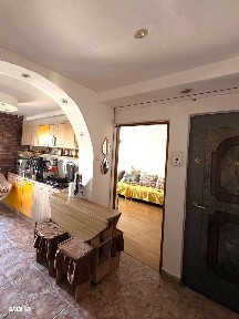 Vand urgent apartament decomandat 2 camere