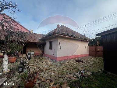 Casă 4 camere 1080 mp teren zona Gradiste