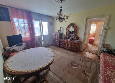 Apartament 2 camere Podul de Piatra, 53 metri, etaj 4 Cod:160024