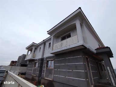 Duplex despartit prin camera tehnica - bucatarie inchisa - living gene