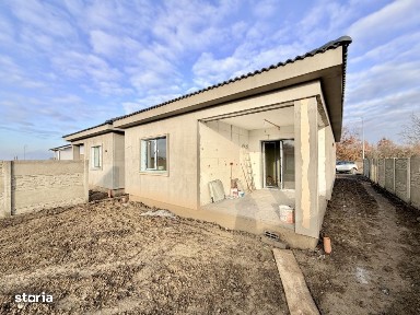 Duplex despartit prin camera tehnica - 81 mp - Mosnita Noua