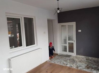 Casa cu potential in Mehala- 2 camere- curte comuna- extindere