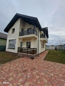 Casa moderna cu priveliste spectaculoasa spre Postavaru si acces rapid