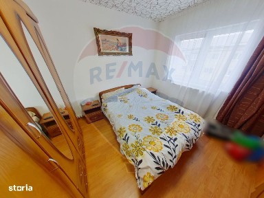 Apartament cu 3 camere de vânzare în zona Est