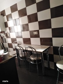 Apartament 2 camere, zona Casa Armatei - locuibil, pret decent!
