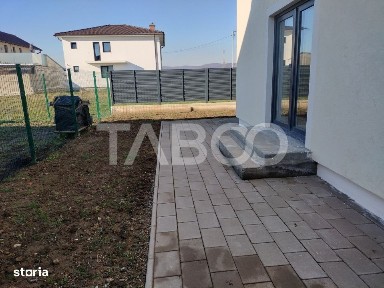 Casa individuala de vanzare 110 mpu si 2 locuri de parcare in interior