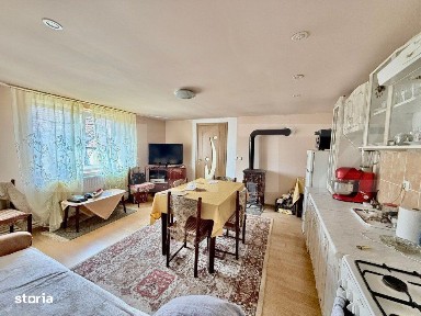 Casa, 4 camere, 255 mp, zona Balomir