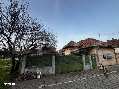 Casa de vanzare, 105.50 mp, teren 483 mp, zona Centru