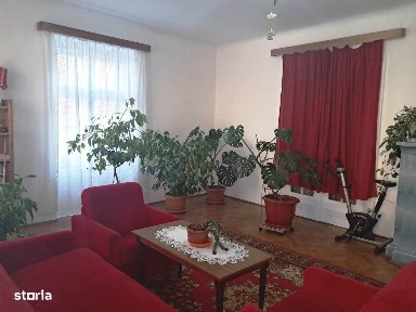 Apartament cu 4 camere la etajul 1 in zona Orasul de Jos