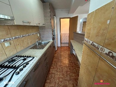 Apartament decomandat 4 camere 2 baii/2 balcoane/garaj