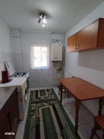 Închiriez garsoniera-apartament cu o camera