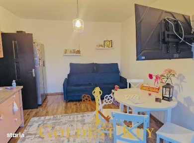 Apartament cu 3 camere, balcoane si curte privata cu parcare