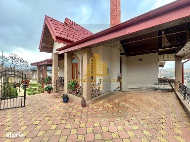 Proprietate Exclusivă în Bucium - Priveliște Panoramică asupra Iașului