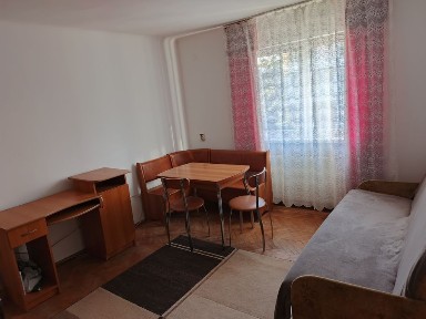 Apartament de închiriat