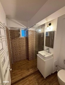 Vand apartament renovat persoana fizica