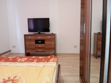 Închirierez apartament 2 camere ultracentral