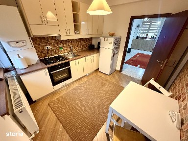 Casa mobilata-utilata la 12-15 min de mers pe jos fata de metrou