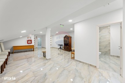 Spațiu comercial de închiriat la mansarda