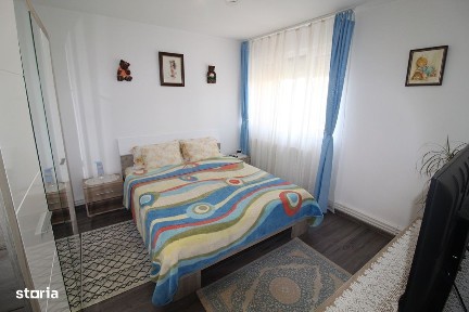 Vând apartament 3 camere în Hunedoara, Micro7-Trandafirilor, parter