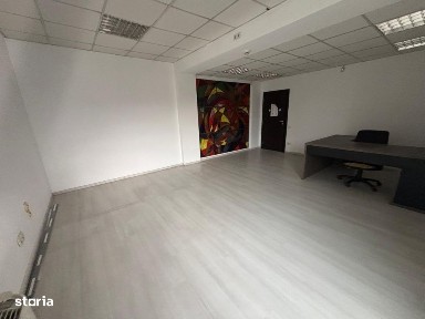 Spatiu comercial cu 4 incaperi 110 mp, situat in zona Aurel Vlaicu
