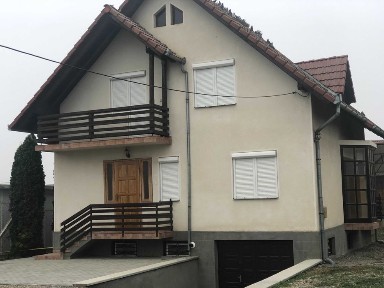 Vând/Dau în chirie casă în Chețani