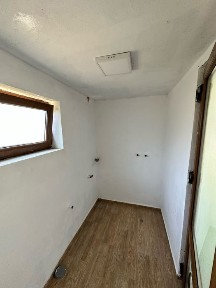 De vânzare Demisol și 11.5 Ari teren in centrul satului Solovăstru