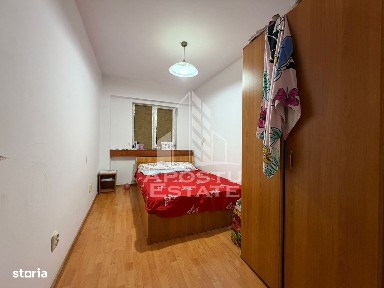 Apartament cu 5 camere, 2 bai, decomandat, centrala zona Girocului