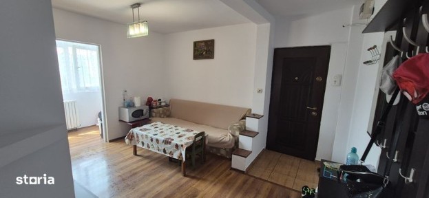 Vand apartament 2 camere transformat in 3 camere