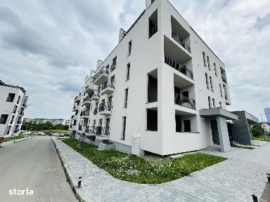 2 camere - 53 mp -logie de 12 mp - boxa- lift