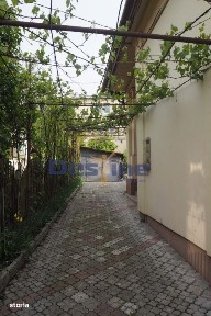 VAND CASA IN CENTRUL VECHI,DEJ,CURTE COMUNA,NECESITA RENOVARE