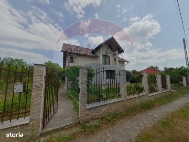 Casă / Vilă cu 5 camere de vânzare în zona Sud-Est