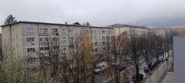 Apartament 3 camere, 2 bai si box