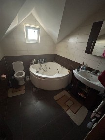 Casa Damila, zonă Căpșunărie