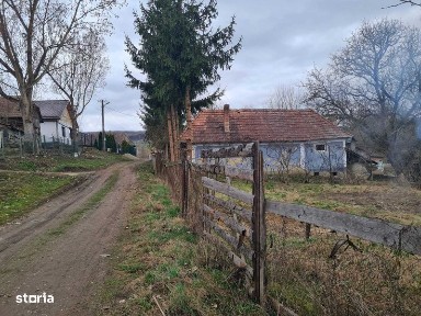 Casa cu 2 camere, teren generos - Herghelia